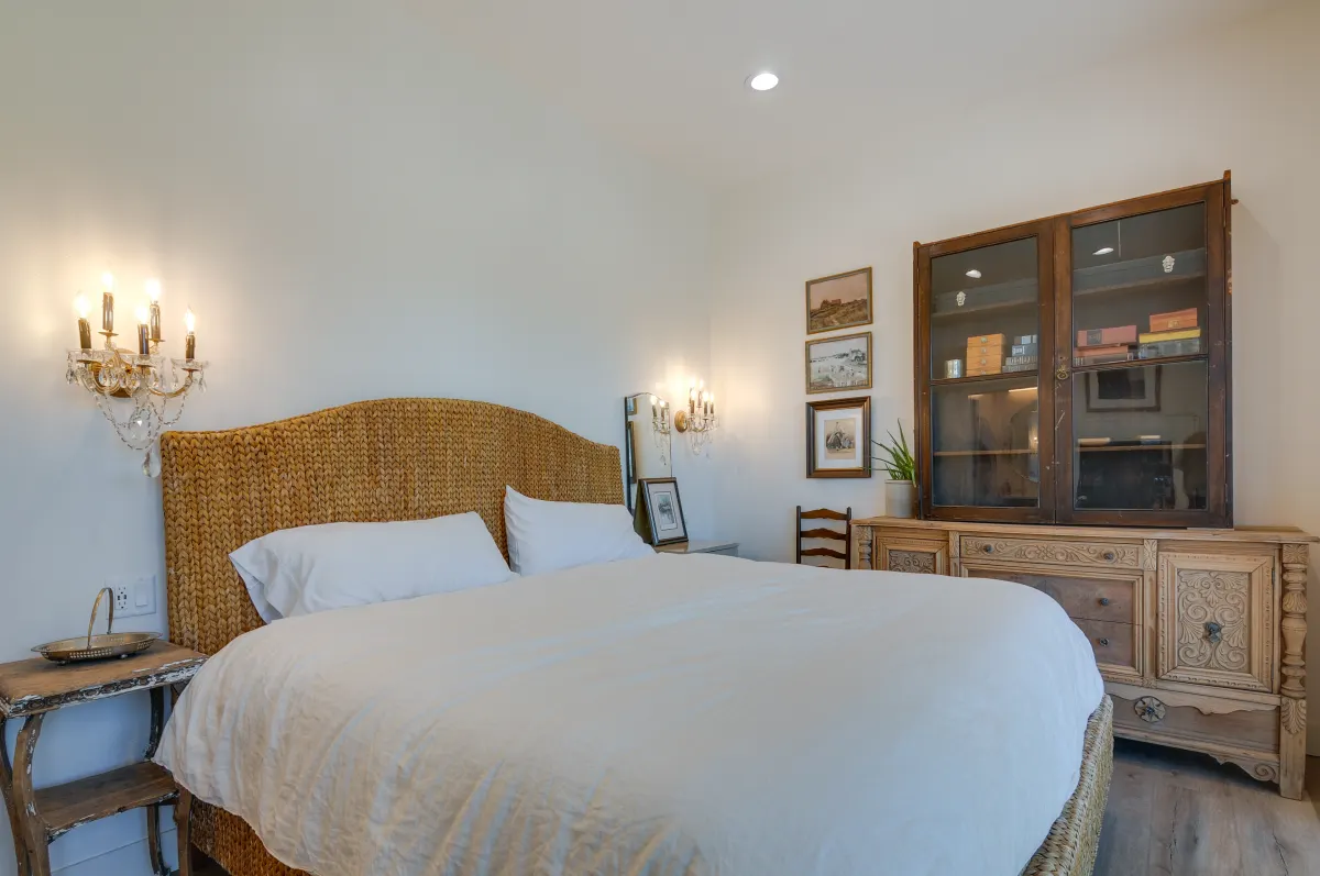 Twin Peaks Suite A Ski-in/Ski-out with Jacuzzi