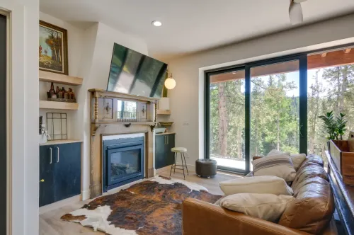 Nordic Pines Suite… Ski-in/Ski-out with Jacuzzi